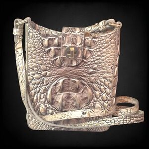 Brahmin Melbourne Croc Embossed Leather Crossbody Bag Neutral Taupe NWT w/ Dust